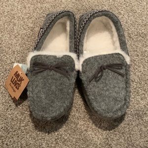 Muk Luks Grey Heather House Slippers Size 8